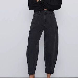 Zara Black Ankle Cropped Jeans with High-Waisted Relaxed Fit